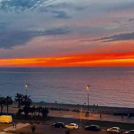 Beachfronts Cando With Balcony & Sunset Location Батуми Экстерьер фото