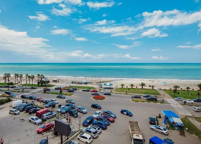 Beachfronts Cando With Balcony & Sunset Location