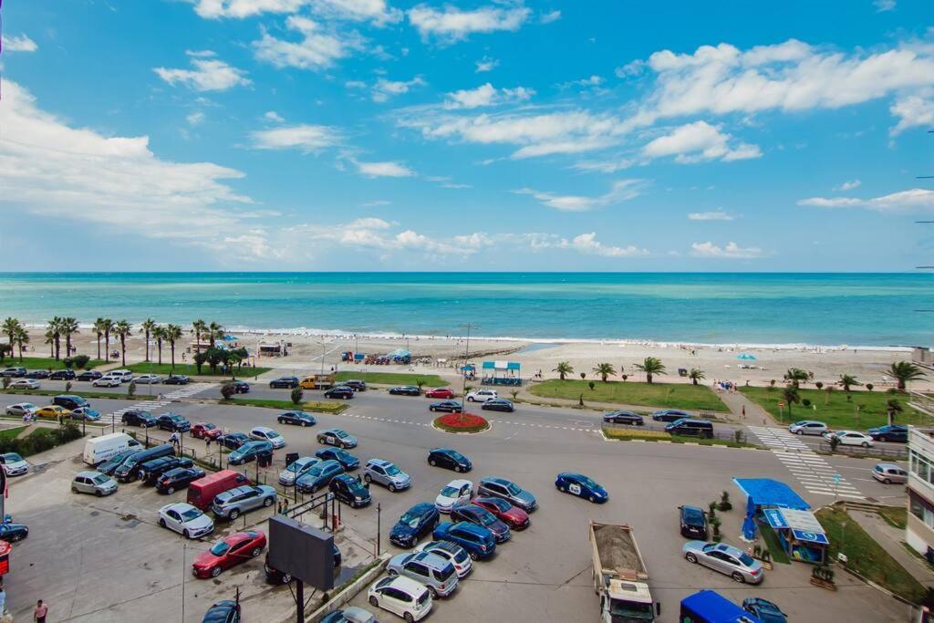 Beachfronts Cando With Balcony & Sunset Location