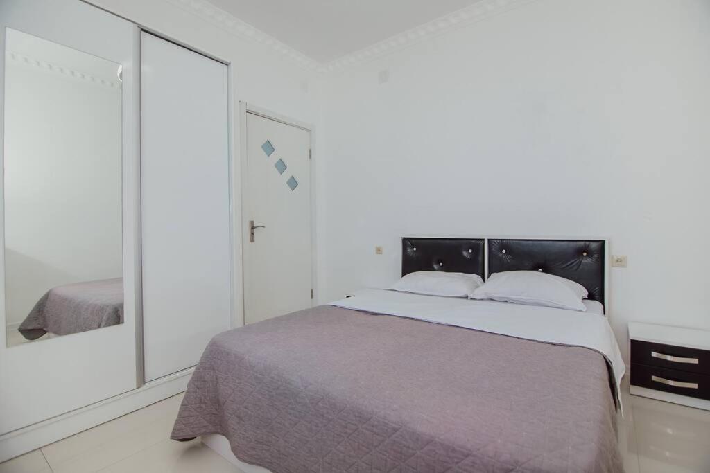 Beachfronts Cando With Balcony & Sunset Location Апартаменты